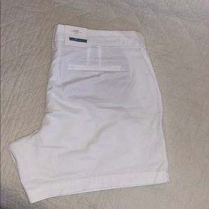 Old navy white shorts sz14